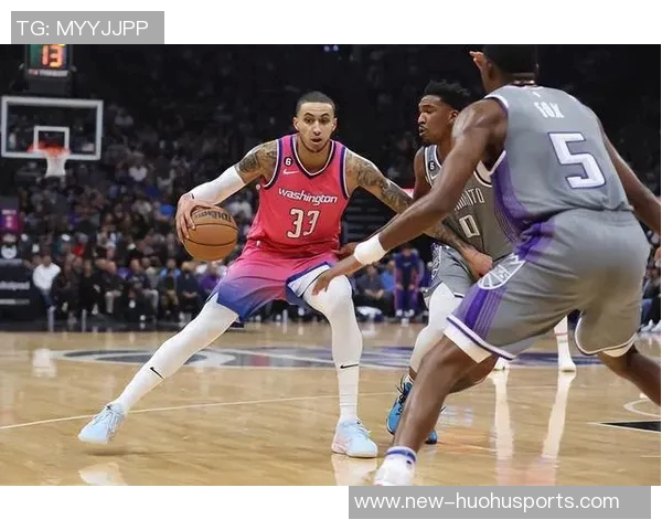 库兹马上半场表现出色连得8分贡献10分3板正负值高达9