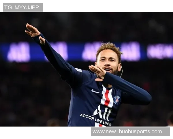 维尼修斯与女友甜蜜互动内马尔点赞称赞这个男孩深深爱着她